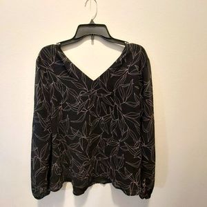 A New Day Woman Longsleeve Blouse Size XXL Color Black and White